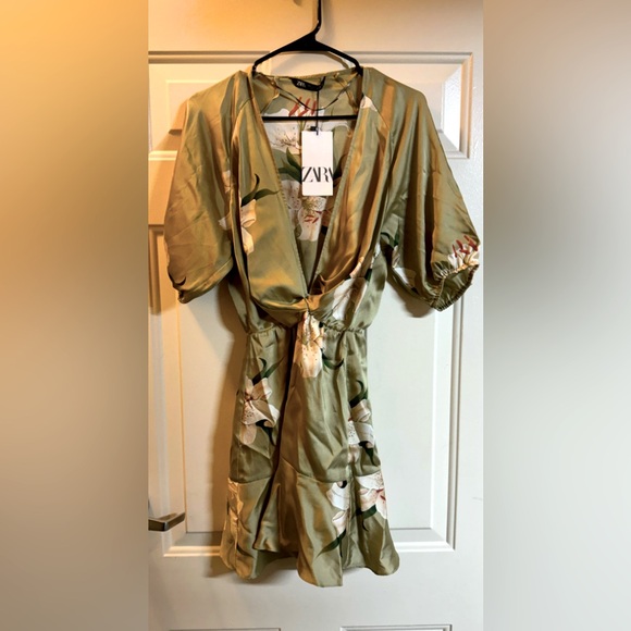 Zara Floral Satin Mini Dress, Medium NWT - Picture 1 of 4